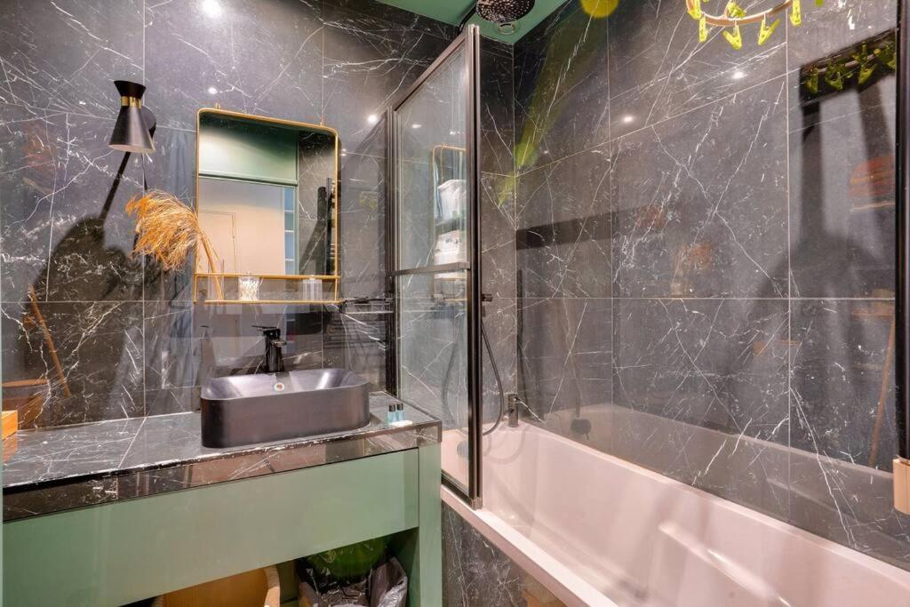 Superbe T2 Avec Balcon Proche De La Tour Eiffel Appartement *